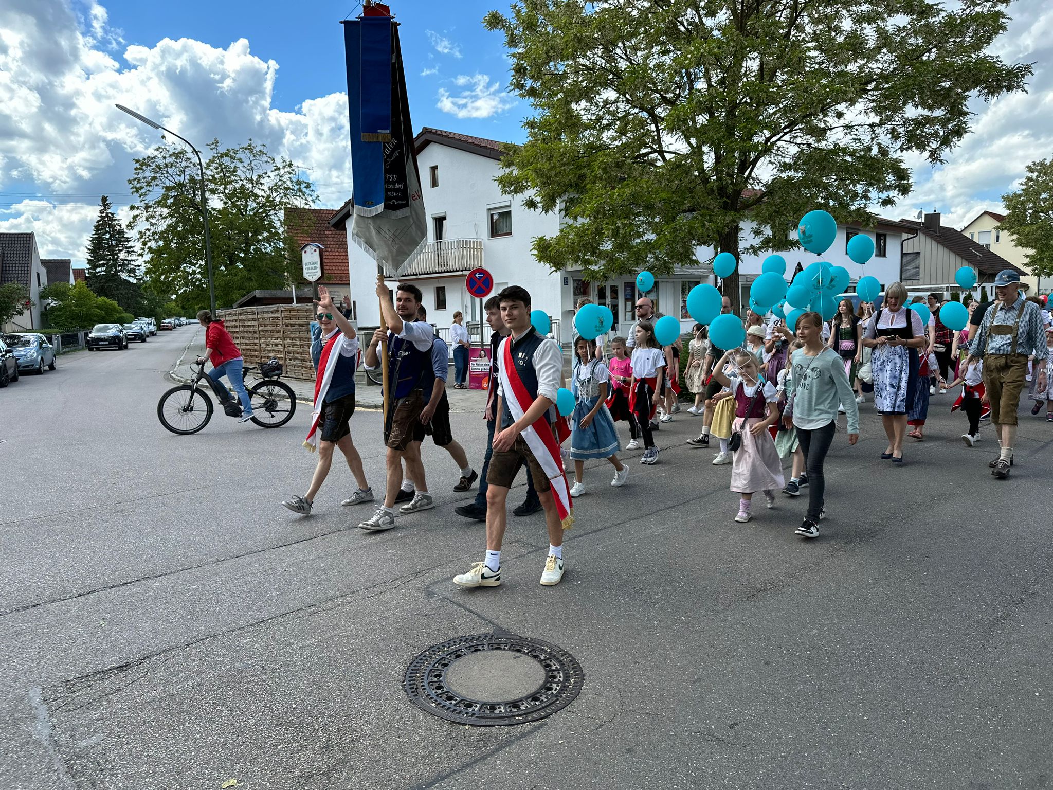 71. Lohhofer Volksfest Umzug 18052024