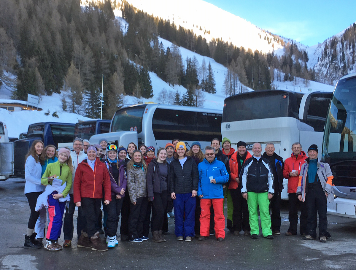 Skitag2019 Axam Gruppenbild1200x910